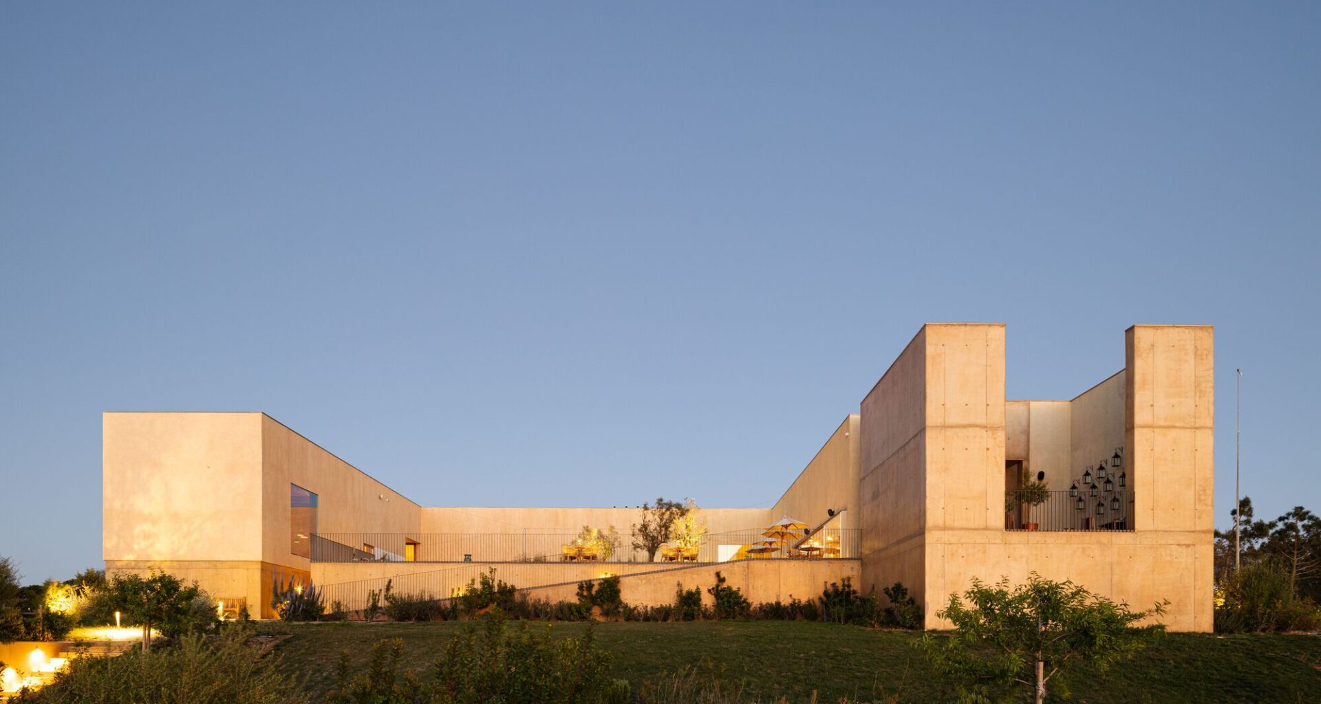 Praia do Canal Nature Resort / Atelier Bugio