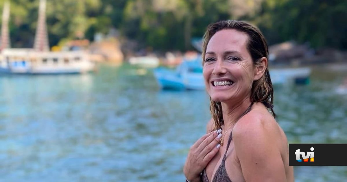 Aos 52 anos, Fernanda Serrano arrasa em biquíni e inspira com corpo escultural - Novelas