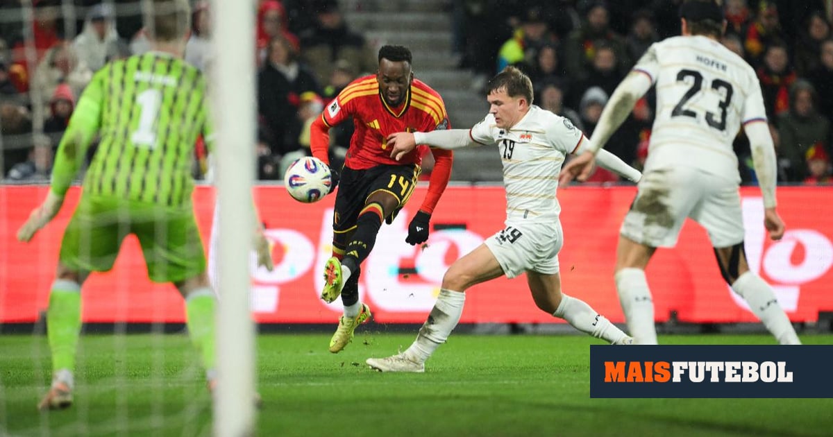 Atenção, Benfica: Bélgica sela apuramento e Lukebakio sai lesionado