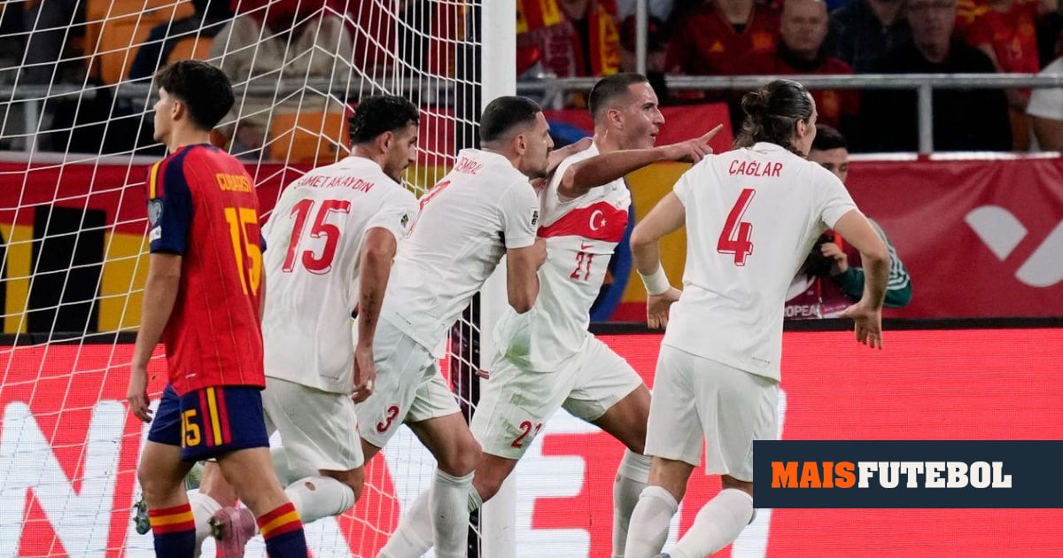 VÍDEO: Deniz Gül marca à Espanha, mas Turquia não evita play-off