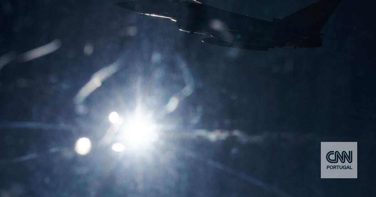 Forças britânicas atingidas por lasers enquanto rastreavam navio espião russo