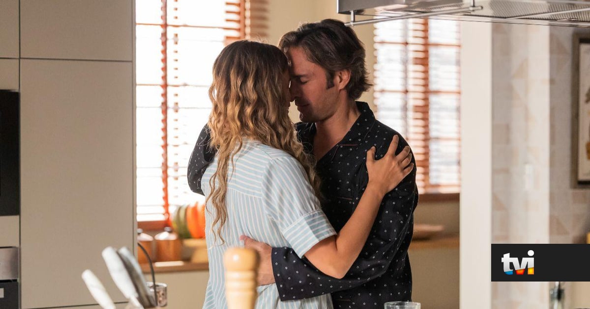 Vem aí em «Terra Forte»: Flor faz uma cena de ciúmes a Sammy. Mas, acabam aos beijos - Novelas