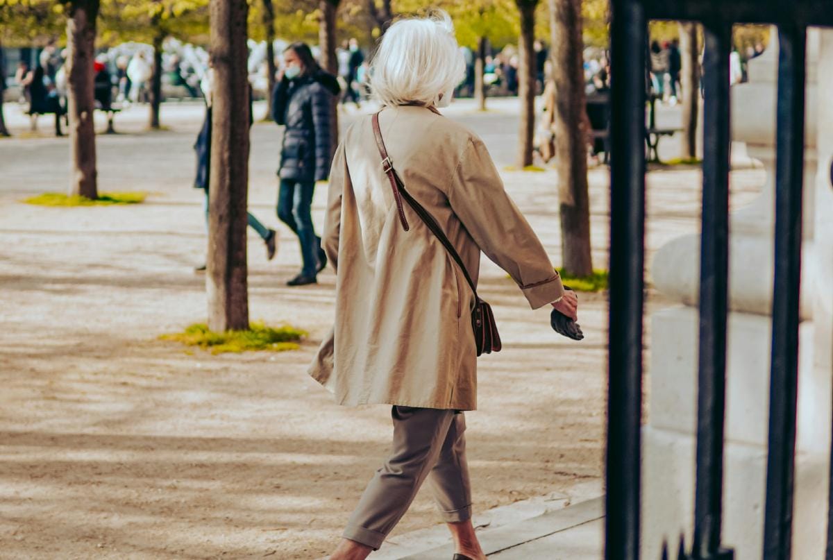 É Harvard que diz: a partir dos 60 anos, este exercício é melhor do que caminhar