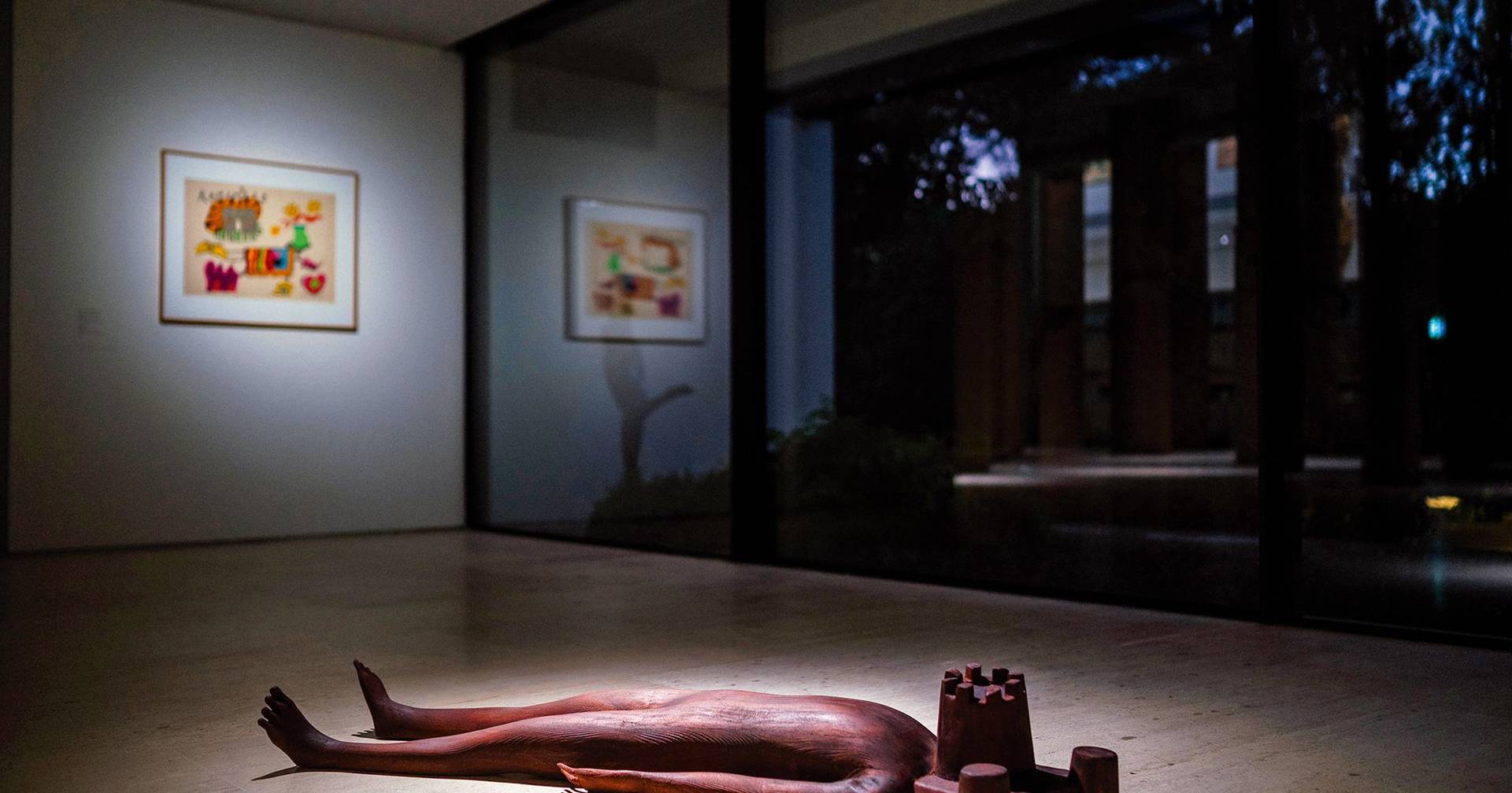 A exposição monumental de Carlos Bunga no CAM da Gulbenkian: em cada esquina um abrigo