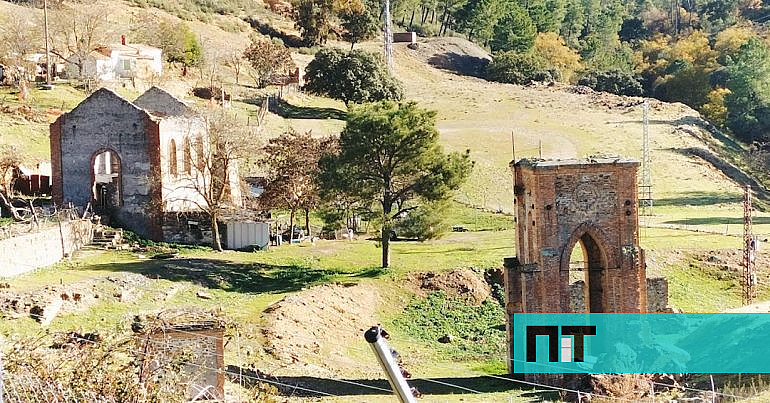 Nesta aldeia semi abandonada vivem menos de 10 pessoas e o acesso é feito por um túnel — NiT