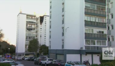 Incêndio em prédio em Mira-Sintra faz um morto