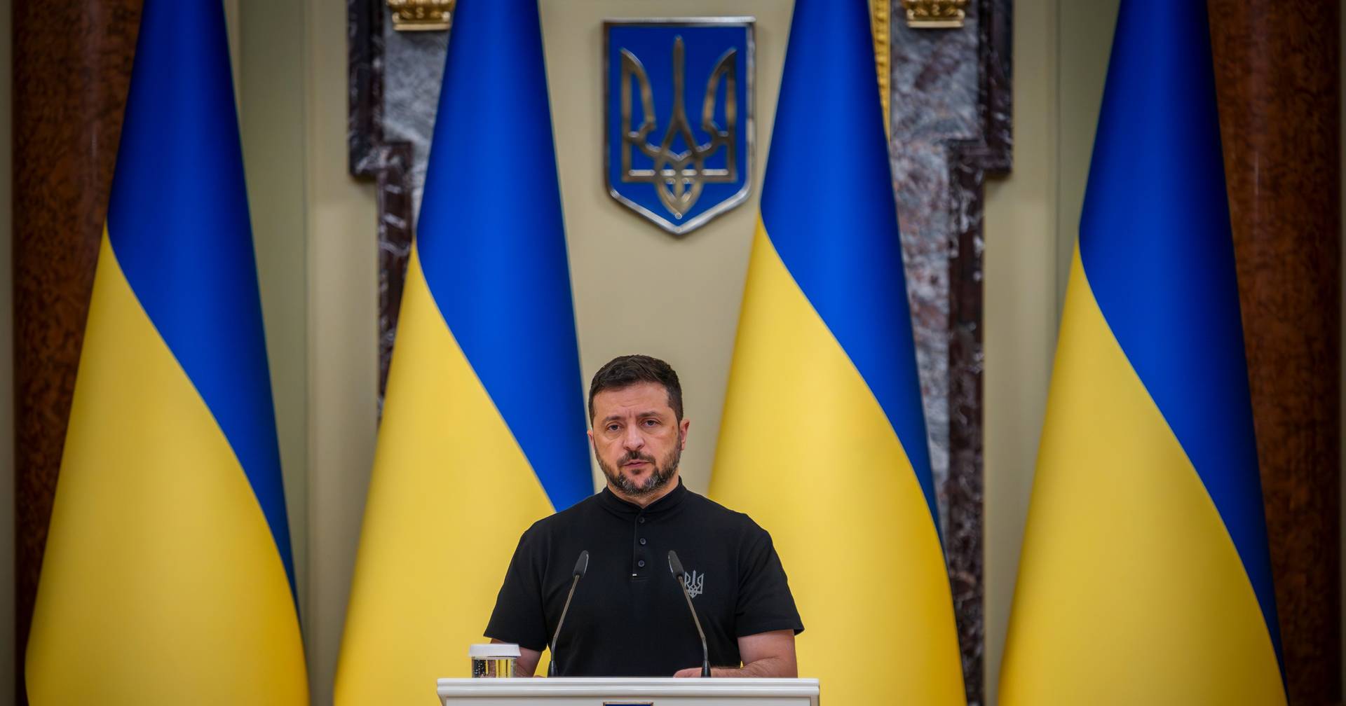 Plano de paz: Zelensky diz que Ucrânia enfrenta escolha de perder a dignidade ou o apoio dos Estados Unidos