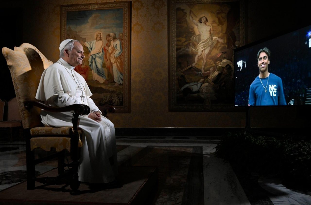 Papa aos jovens: construir pontes, não muros. A Igreja não tem partido político