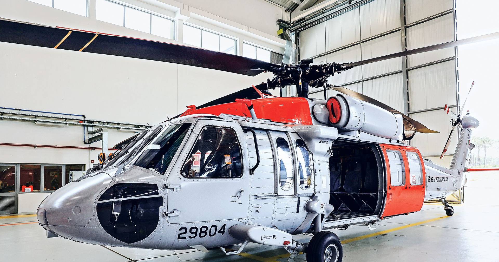 Faltam mais de metade dos pilotos necessários para os helicópteros Black Hawk