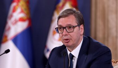 Presidente da Sérvia acusado de envolvimento nos “safaris humanos” de Sarajevo, Aleksandar Vucic nega