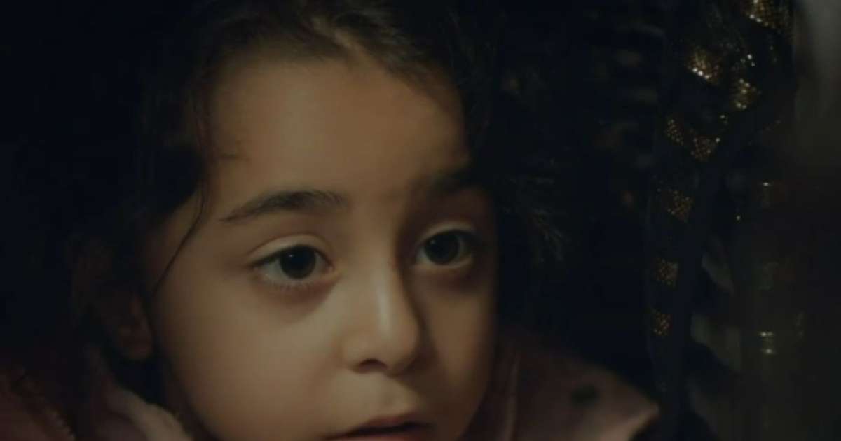 Melek/Turna desaparecida após tragédia e forte atitude do padrasto. Resumo dos capítulos da novela turca 'Mãe', da Record, de 24 a 28 de novembro