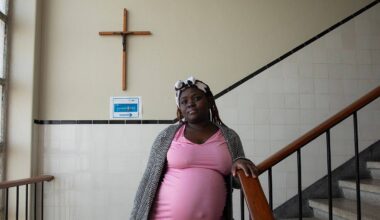 “Isto nem é viver um dia de cada vez, é uma hora de cada vez”. Centros de asilo podem fechar e não há certezas para quem lá vive agora