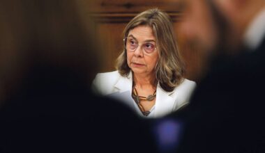 Quase 60% dos portugueses defende demissão da Ministra da Saúde, indica sondagem