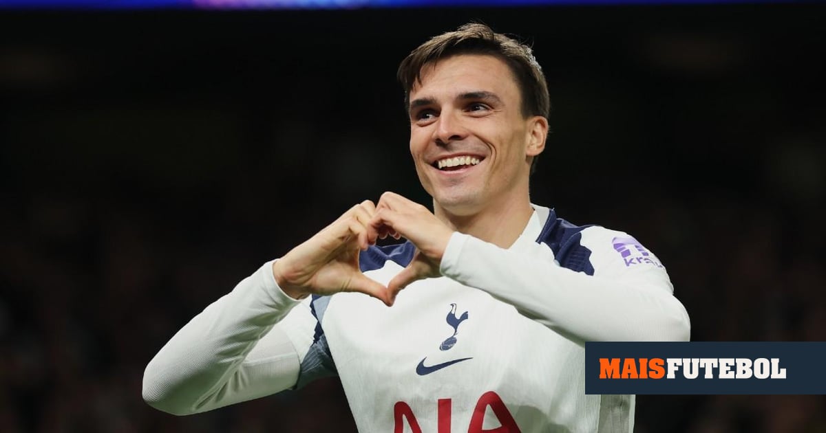 Palhinha responde às críticas de Carragher: «Se até fala mal do Ronaldo...»