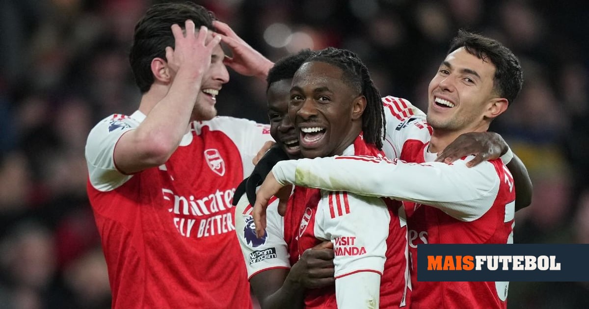 VÍDEO: Arsenal goleia Tottenham com hat-trick de Eze