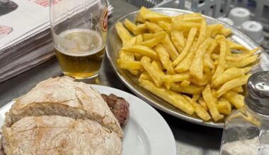 Do croquete à bifana, aqui comes bem por menos de 10 euros