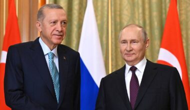 Presidente turco anuncia conversa com Putin para "abrir caminho para a paz" na Ucrânia