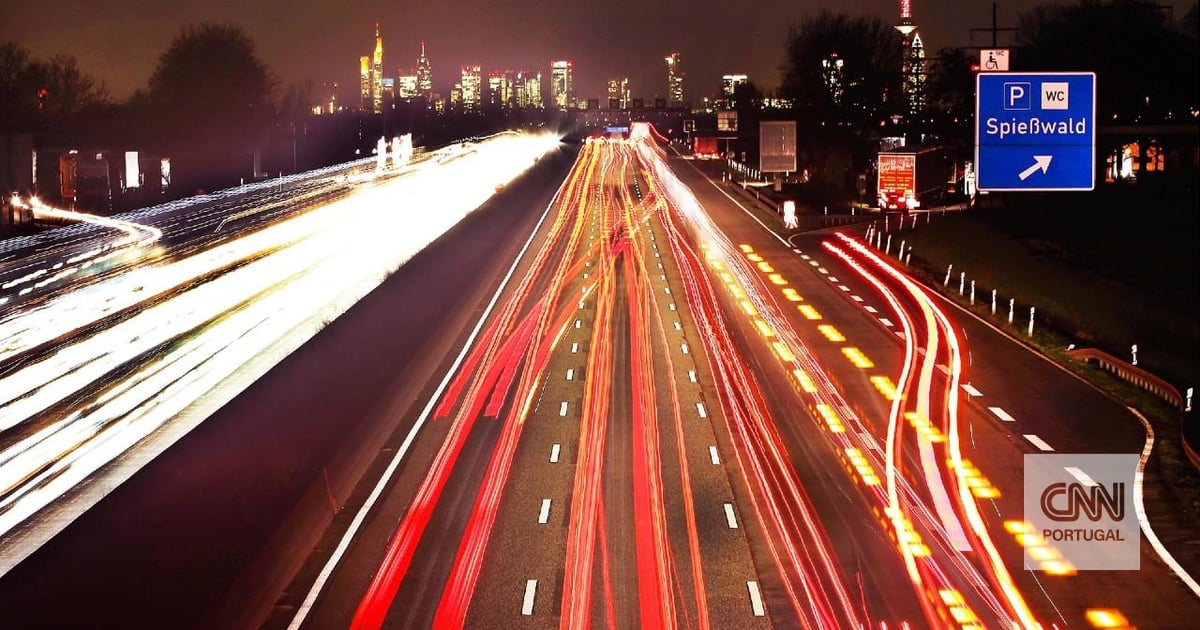 Muitos expressos rodoviários são bombas-relógio conduzidas por motoristas sem descanso, mas o Estado fecha os olhos