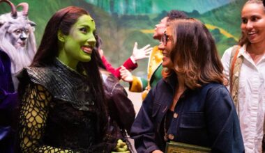 Janja assiste a musical 'Wicked' e ganha presente - 24/11/2025 - Celebridades