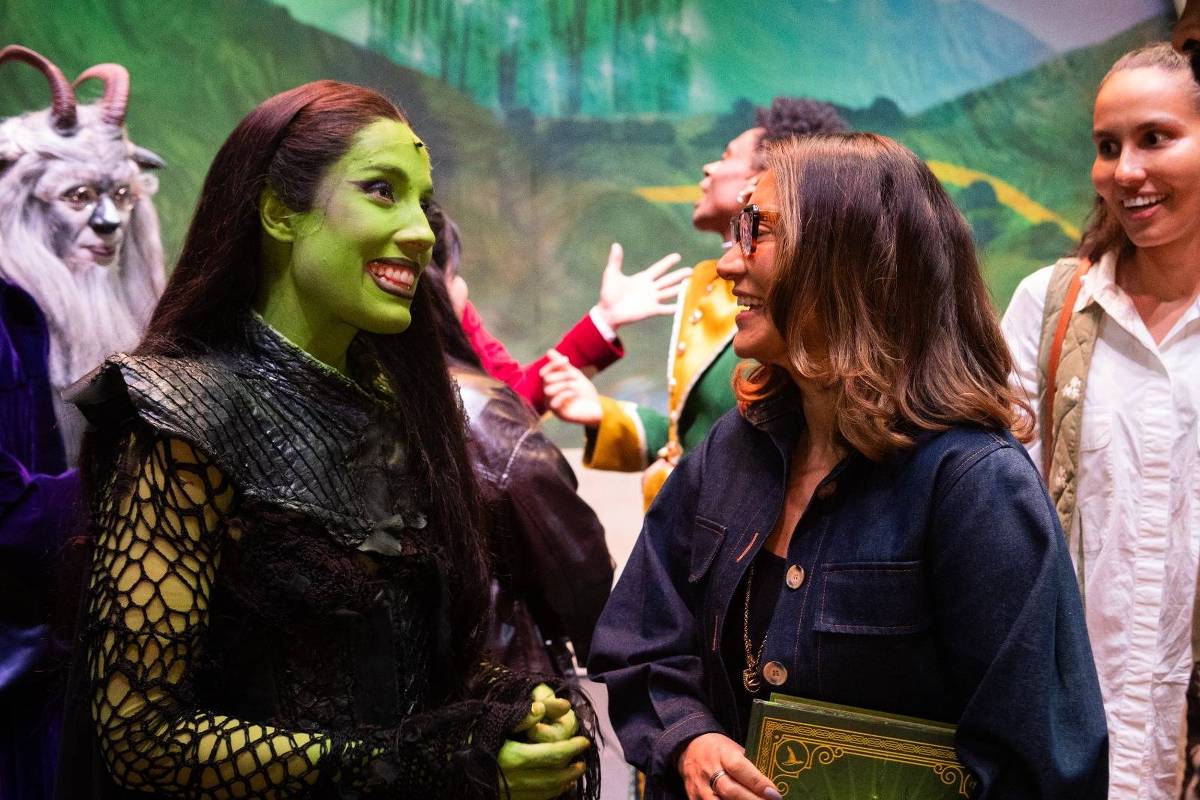Janja assiste a musical 'Wicked' e ganha presente - 24/11/2025 - Celebridades