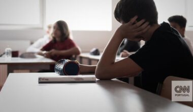 Aluna corta-se em vidro partido durante troca de agressões na escola 