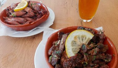 Conheça o café de beira de estrada em Albufeira que se transformou em catedral do petisco