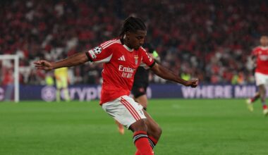 Mourinho volta a mudar o sistema: o onze do Benfica para a 'final' com o Ajax