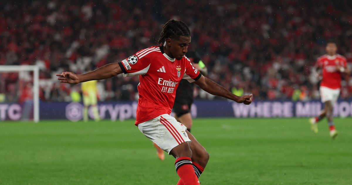 Mourinho volta a mudar o sistema: o onze do Benfica para a 'final' com o Ajax