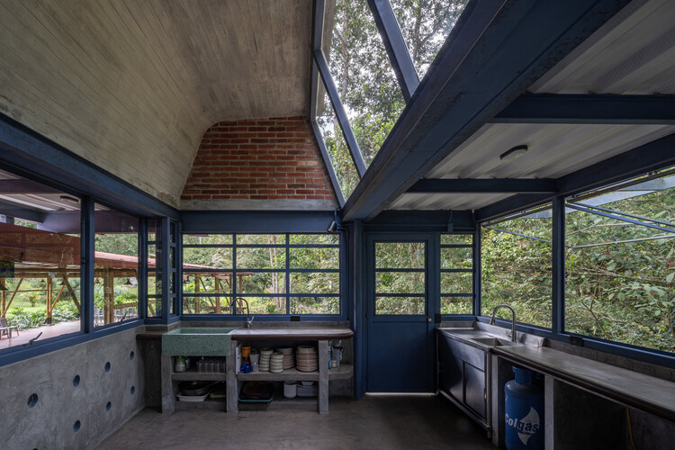 Pavilhão de Eventos Nola / Yemail Arquitectura  - Fotografia de Interiores, Cozinha, Madeira, Vidro, Viga