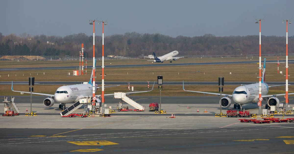 Multa pesada para ativistas que paralisaram aeroporto de Hamburgo em 2023