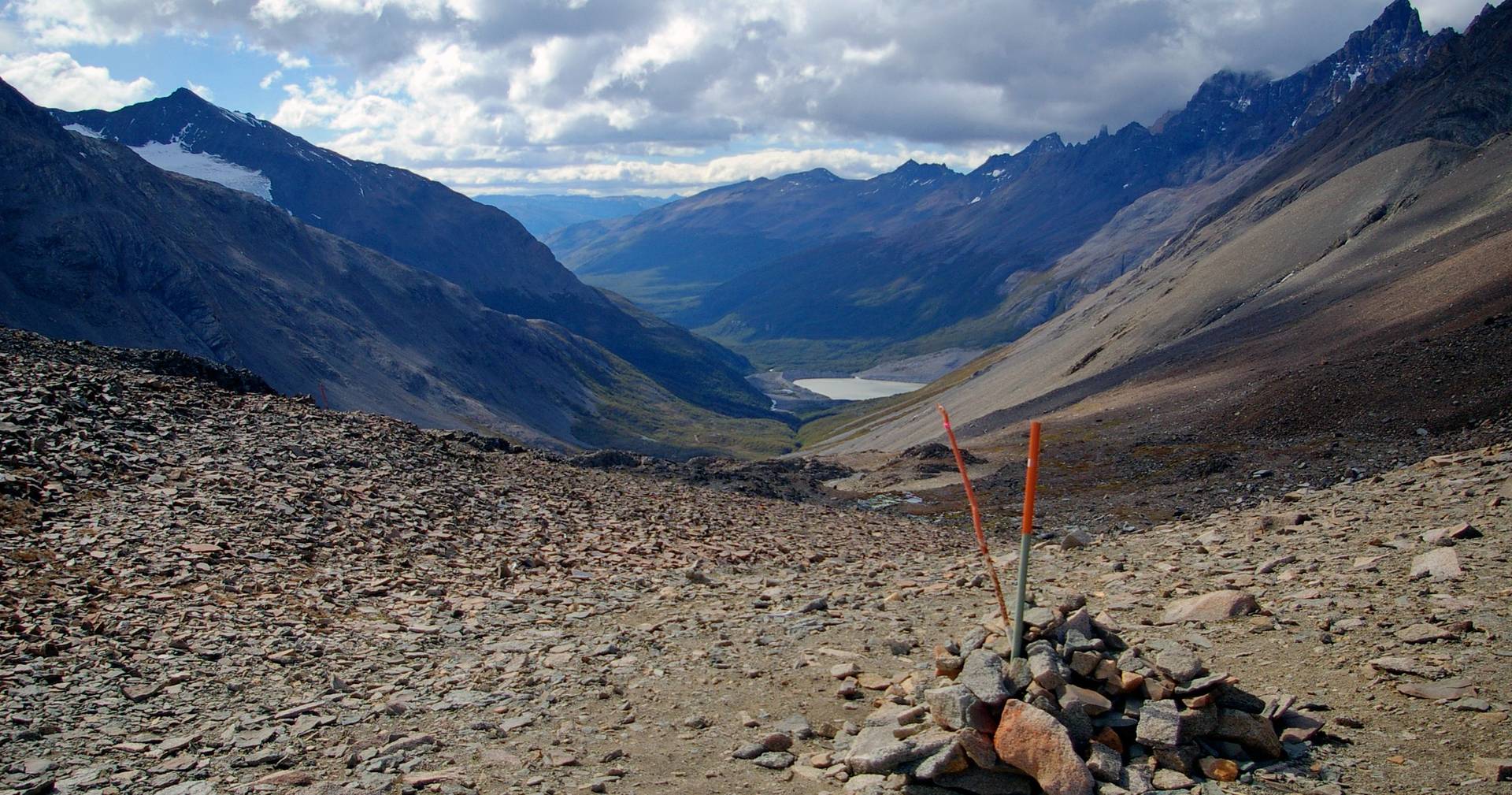 Tempestade, buscas improvisadas e várias mortes: férias de amigos transformam-se em pesadelo
