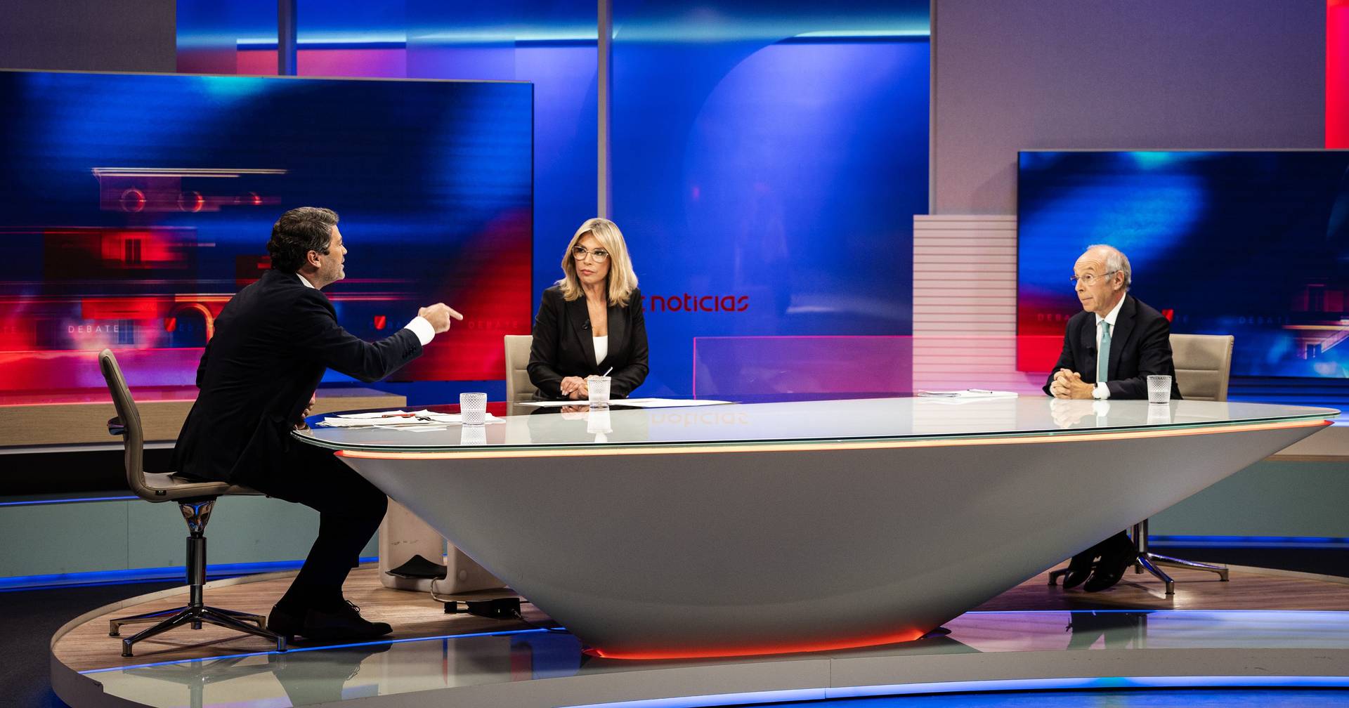 André Ventura vs. Luís Marques Mendes: oiça aqui o debate entre os candidatos presidenciais apoiados pelo Chega e PSD