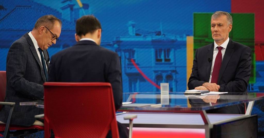 Gouveia e Melo irrita-se com apoio de Sócrates. Jorge Pinto leva almirante a admitir mais um cenário de dissolução