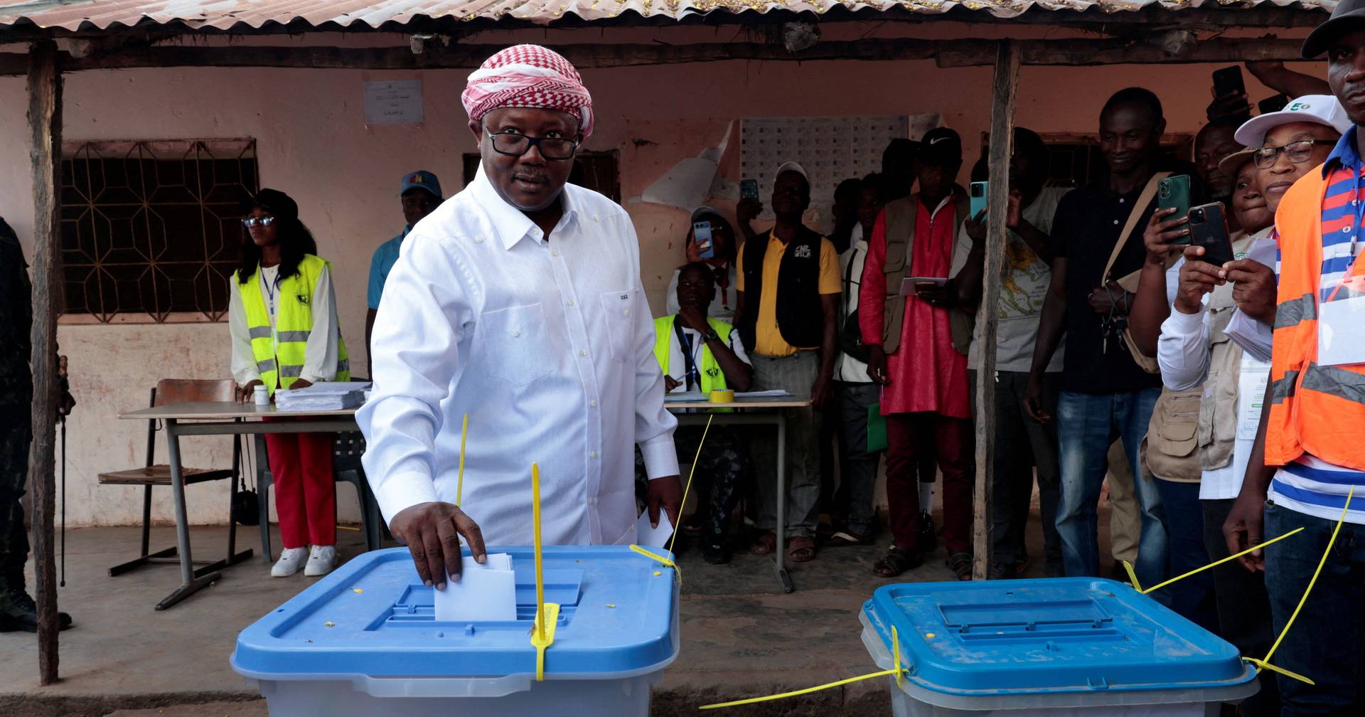 Tiroteio no centro de Bissau enquanto se esperam resultados das eleições. Presidente Sissoco Embaló foi detido