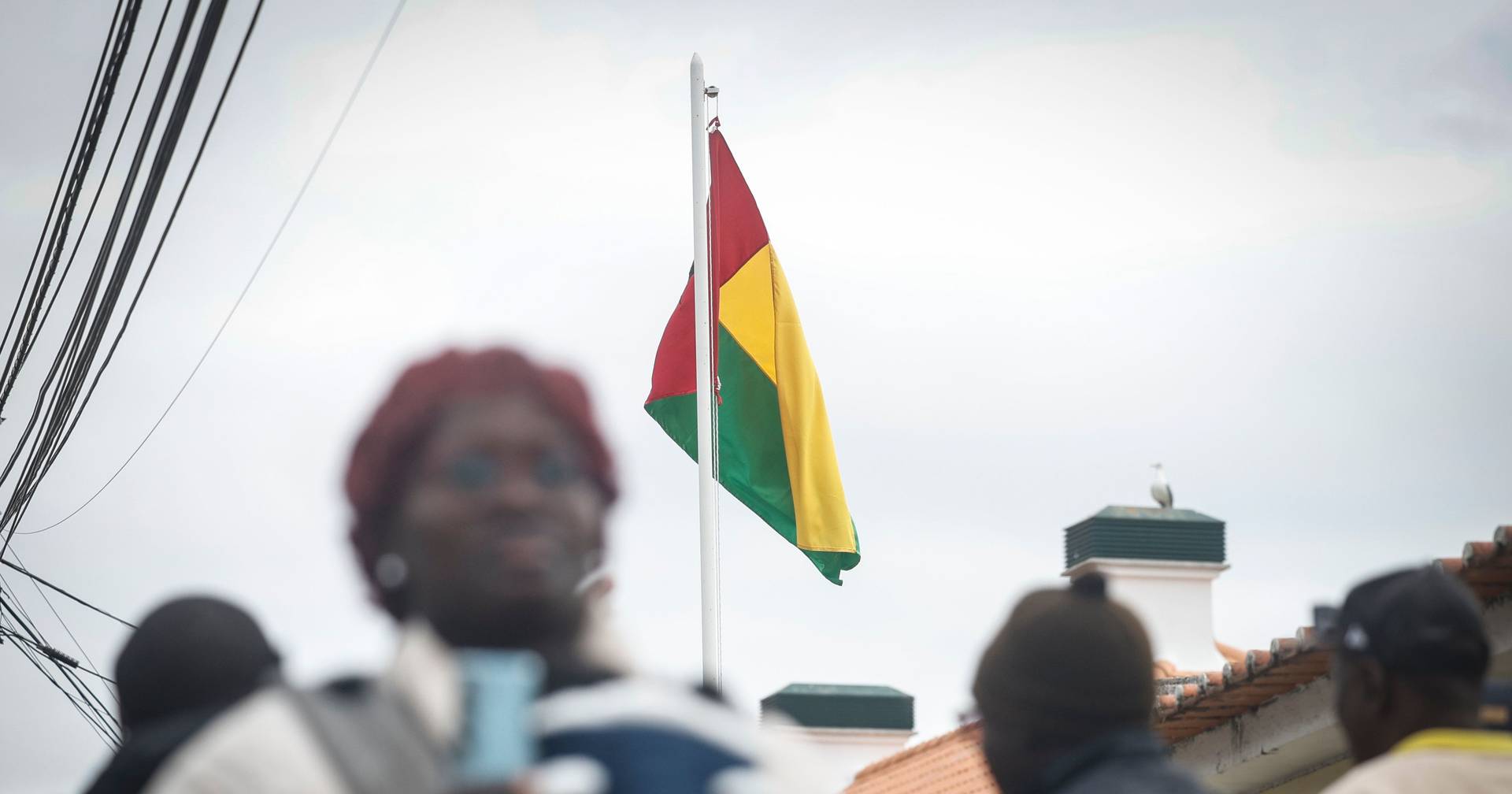 “Estou num local seguro”: candidato que reclama vitória nas presidenciais da Guiné-Bissau diz que escapou a detenção