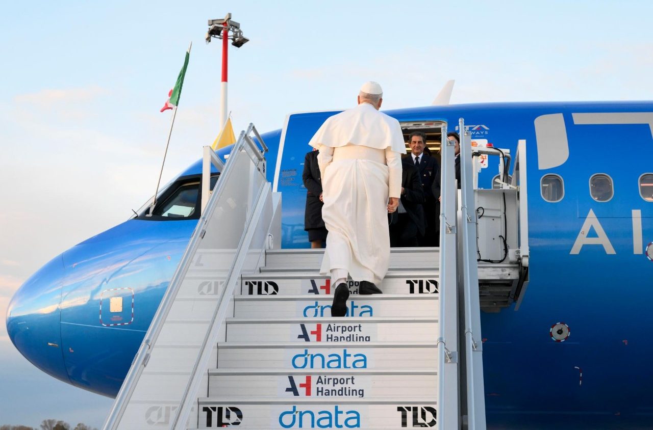 Papa Leão XIV inicia sua primeira viagem apostólica