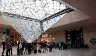 Museu do Louvre eleva em 45% valor para estrangeiros - 27/11/2025 - Turismo