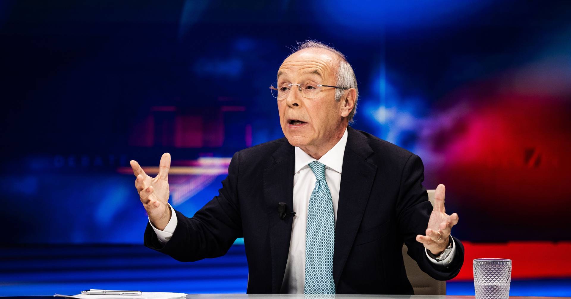 Marques Mendes é o mais simpático, mas de pouco serve