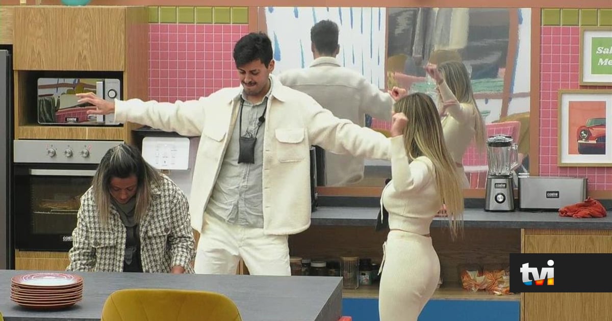 Clima aquece! Leandro dança na cara de Pedro após troca de galhardetes - Secret Story