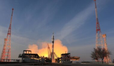 Acidente deixa Rússia sem única plataforma para lançamentos espaciais tripulados