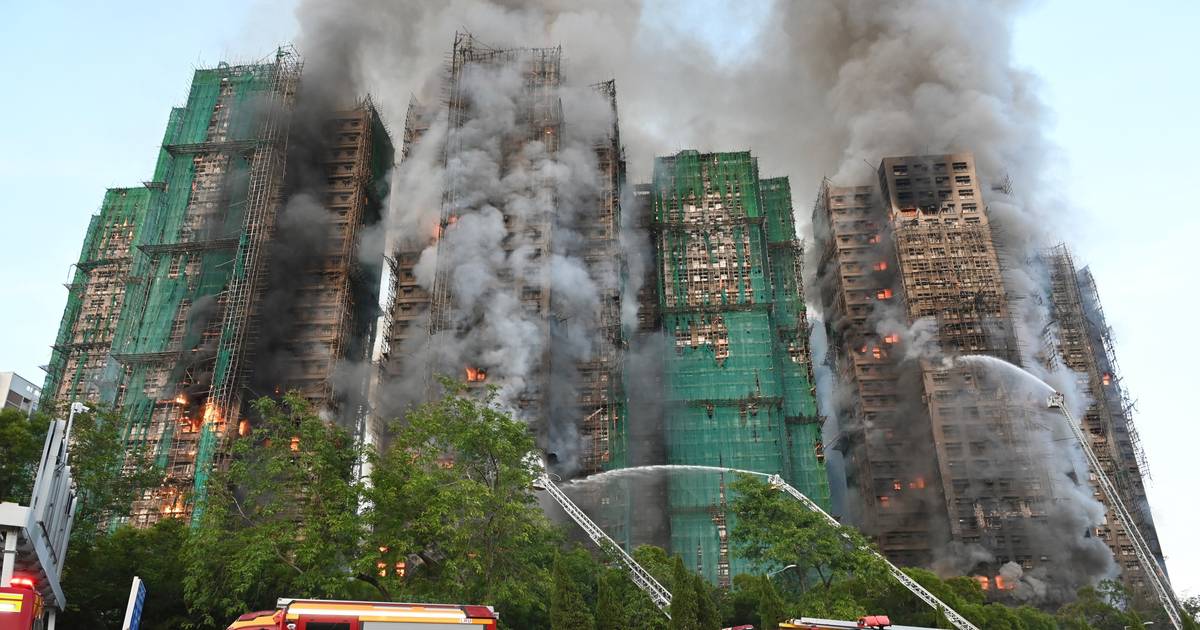 Sobe para 128 o número de mortos no incêndio de Hong Kong