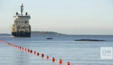 "Podem ser ativados anos depois". Marinha alerta para explosivos sonoros nos cabos submarinos - e testa drones para os travar