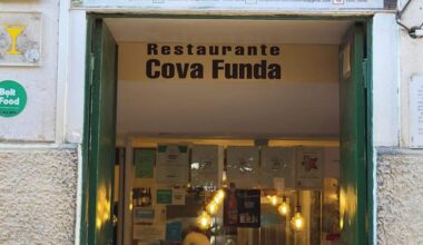 "Sai a rebentar". Nesta tasca portuguesa servem-se doses como antigamente