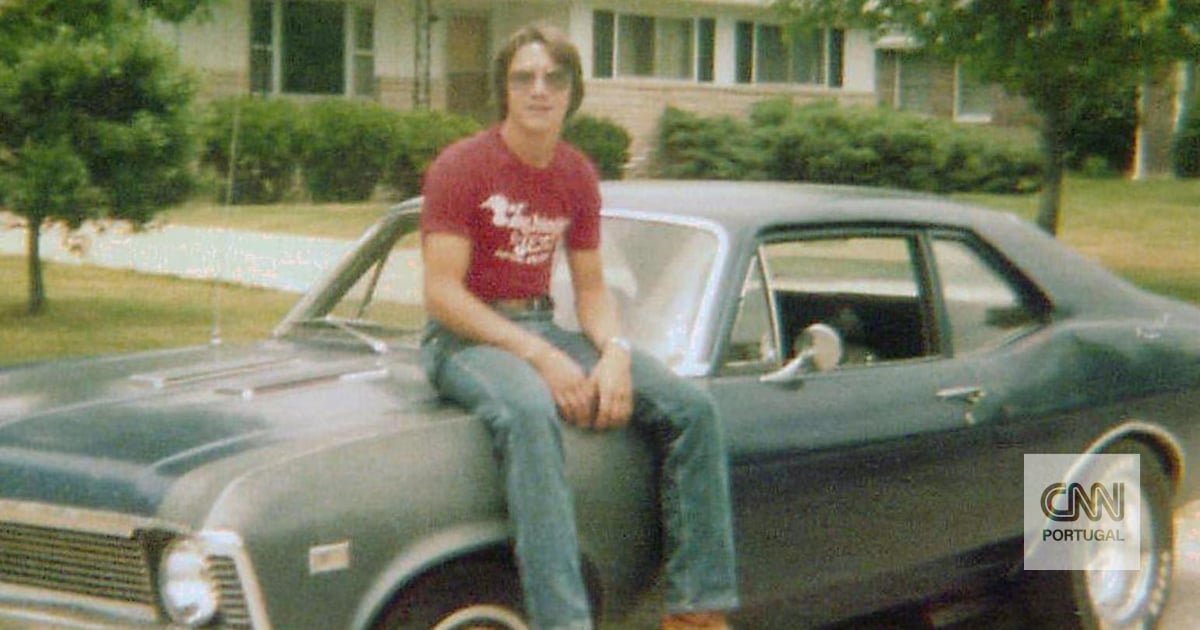 O carro avariou-se no Dia de Ação de Graças em 1980. Ele entrou numa casa vazia - até que os donos chegaram