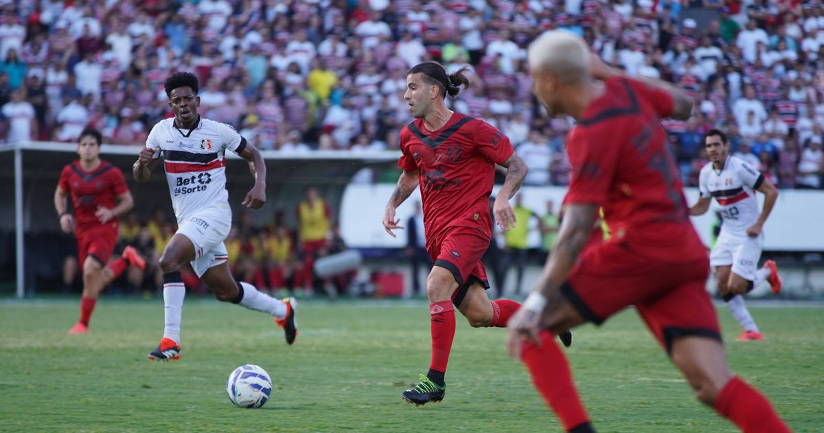 Sport, de Sérgio Oliveira e Gonçalo Paciência, com salários em atraso e sem luz