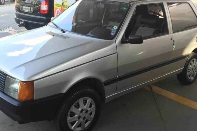 Mesmo após a morte de Senna, em 1994, Galisteu manteve a tradição de usar as iniciais