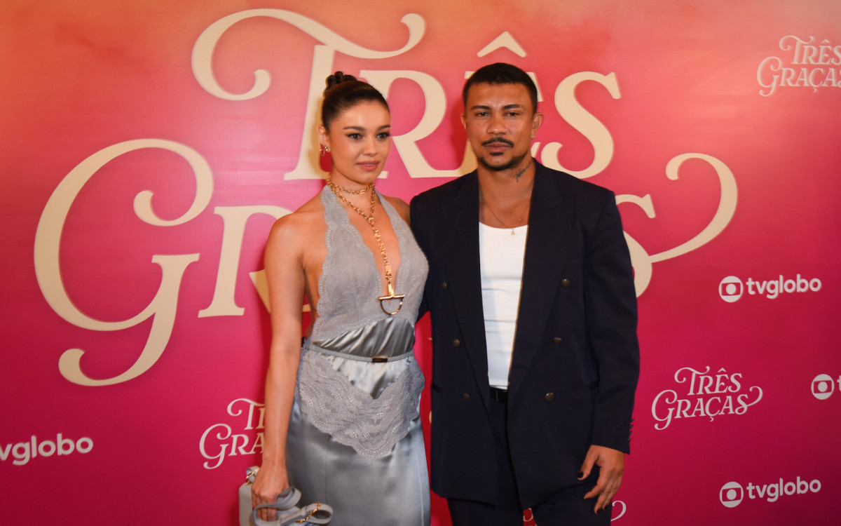 Xamã e Sophie Charlotte aproveitam dia de praia em clima de romance | Celebridades