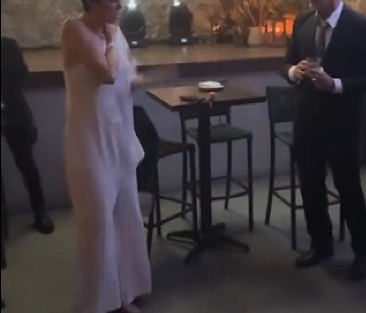 Ao som de 'Evidências', William Bonner dança com a mulher em despedida do 'JN' | Celebridades