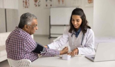 O cuidado com a saúde masculina ajuda a prevenir e identificar doenças precocemente (Imagem: fizkes