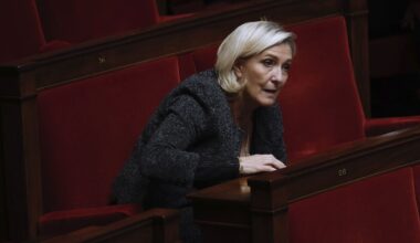 Parlamento francês aprova uma resolução de Le Pen pela primeira vez